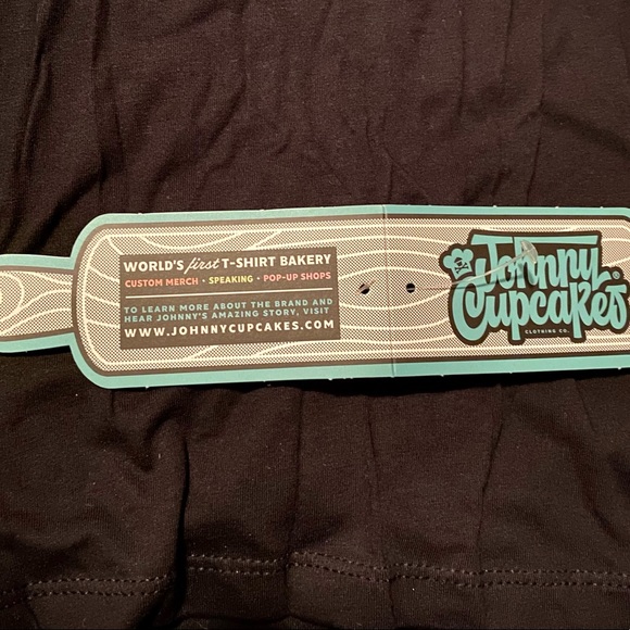 Johnny Cupcakes - AUSTRALIA Strong shirt!  Raised funds for wildfires in AU -New - Picture 5 of 6